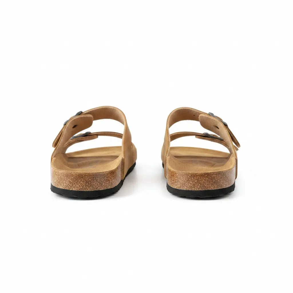Sandales JUST EMPORIO Fresh & Found en cuir beige avec semelle en liège et boucles métalliques gunmetal.