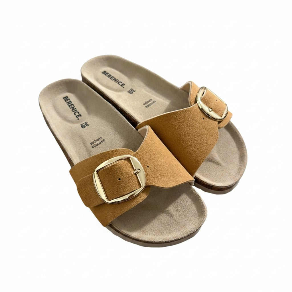 Mules Fresh & Found Berenice beige sable en suédine avec boucle dorée et semelle ergonomique en liège